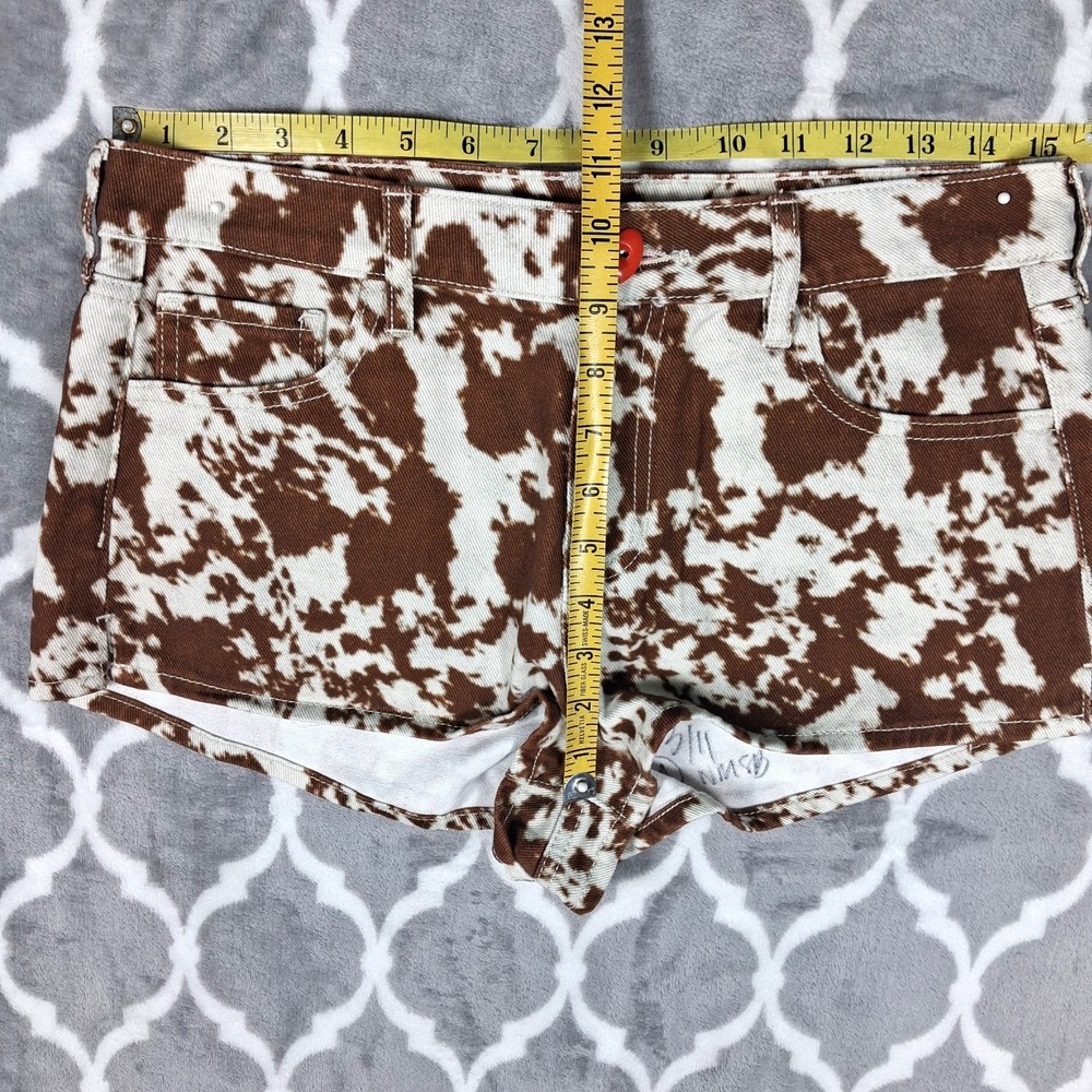 Cow Print Denim Shorts Women Medium Brown Western Cowgirl Rodeo - Picture 3 of 7